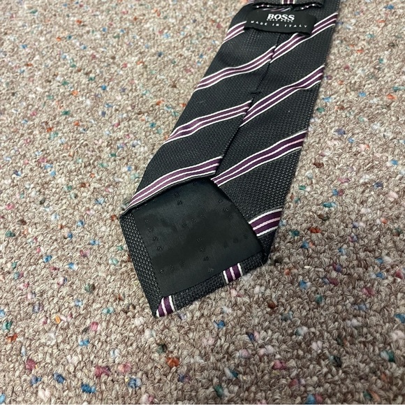 Boss Hugo Boss Men’s Neck Tie 100% Silk Made In Italy Black Purple Striped Slim - Picture 4 of 5